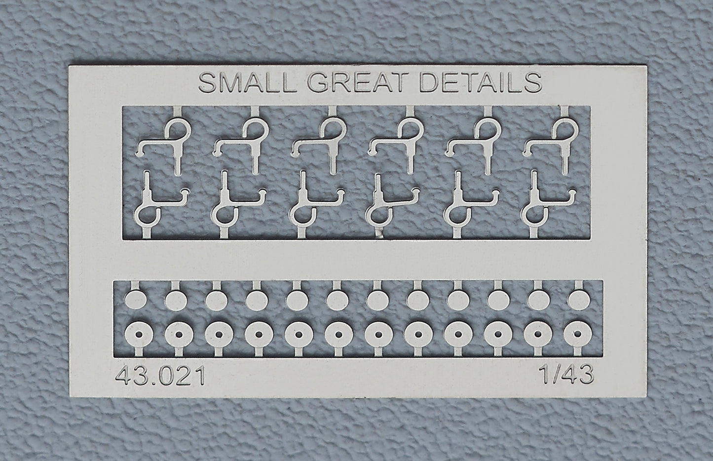Bonnet Hooks 50s 60s (1/43)