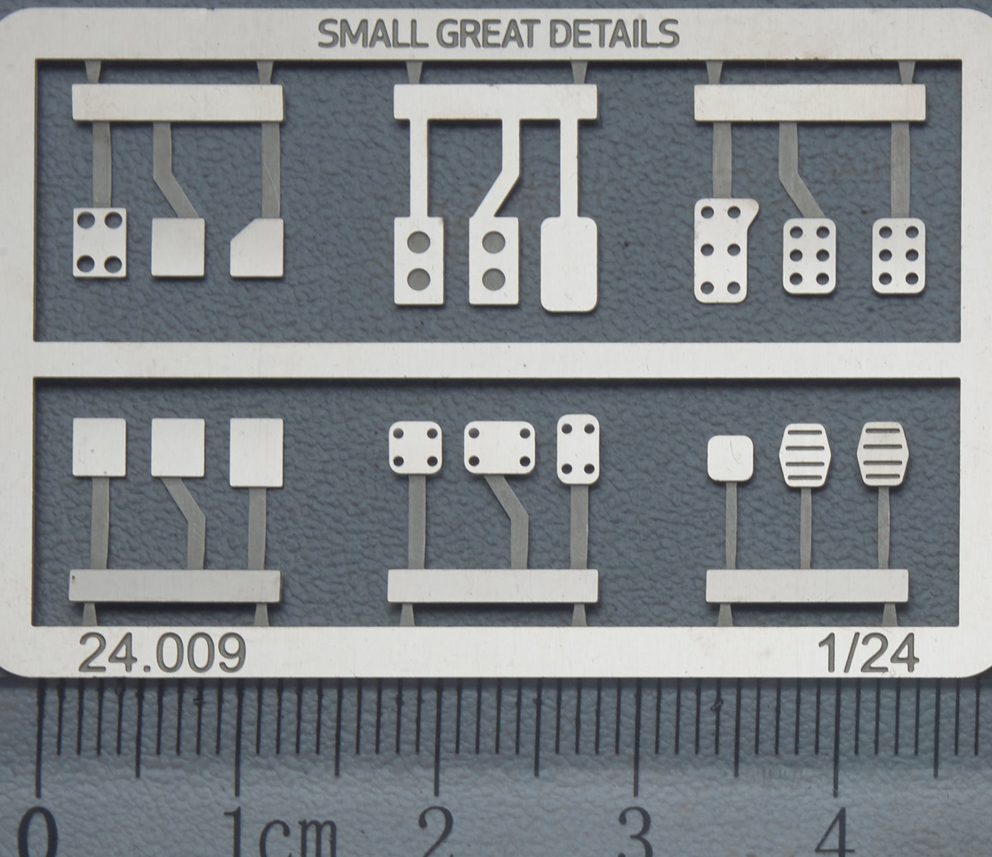 Pedals set (1/24)
