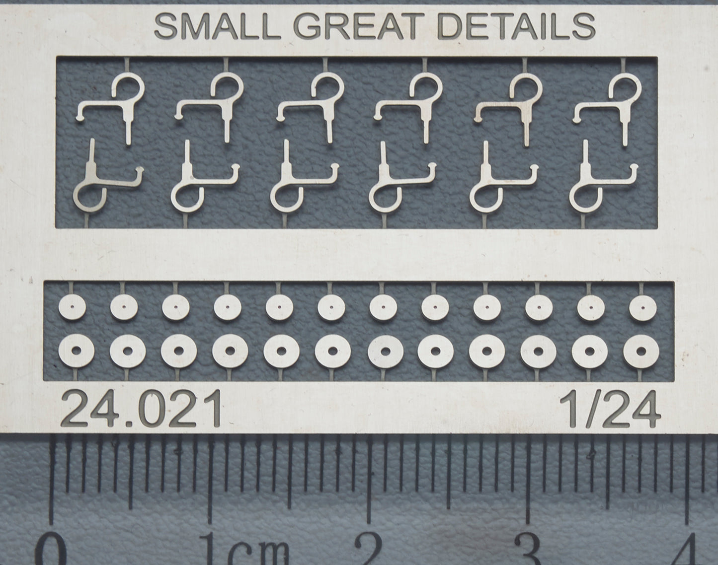 Bonnet Hooks 50' 60' (1/24)