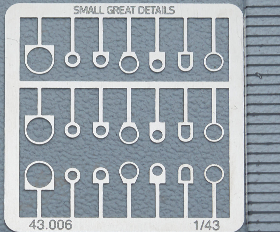 Towing Hooks (1/43)