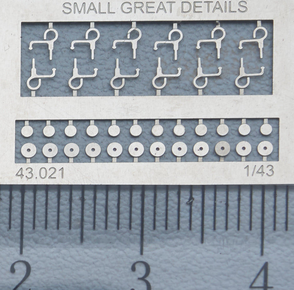 Bonnet Hooks 50s 60s (1/43)